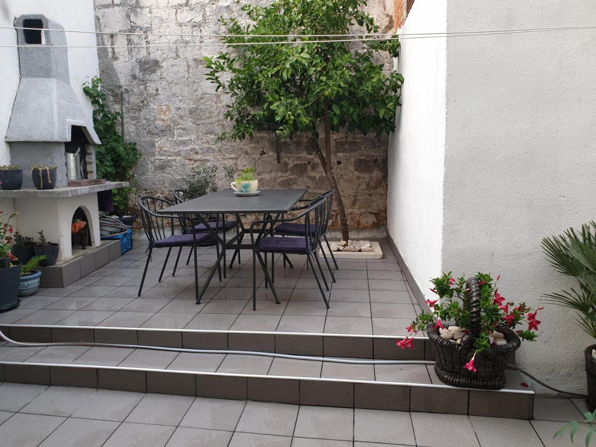 Hotel Lemon Tree Donji Seget Exterior foto