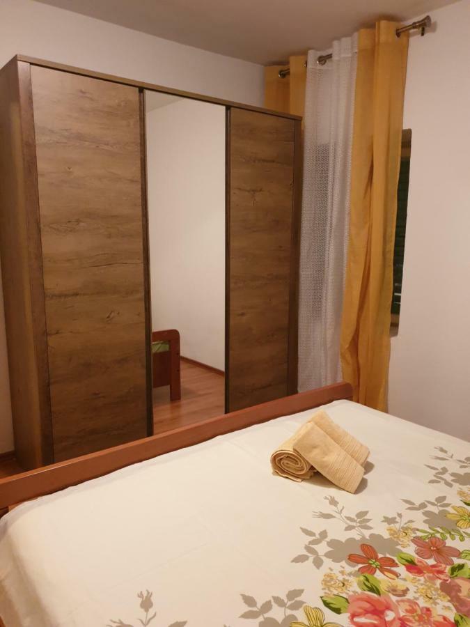 Hotel Lemon Tree Donji Seget Exterior foto